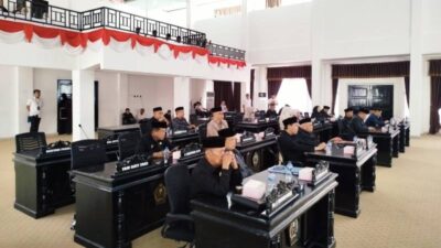 Paripurnakan Laporan Reses II, Ketua DPRD Konawe: “Kegiatan Reses Bukan Hanya Sekedar Formalitas”